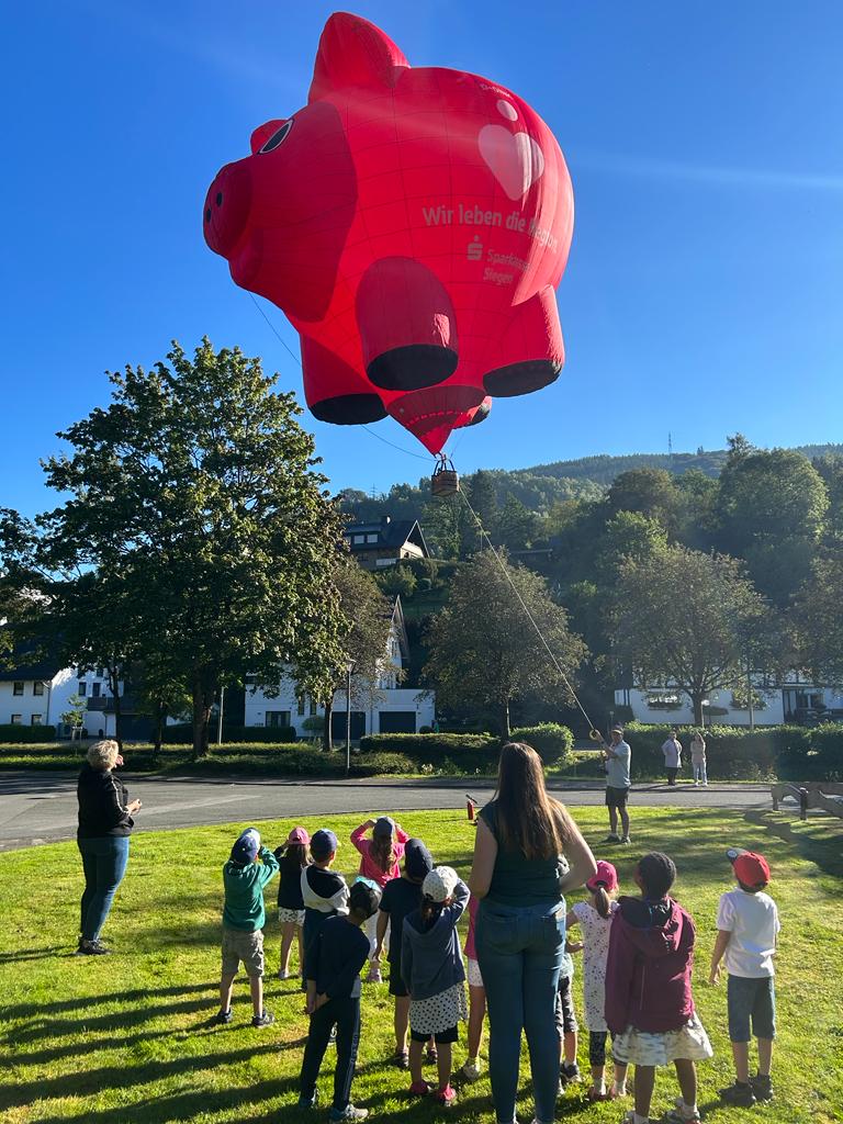 Aktion Heißluftballon mit Schulanfänger*innen